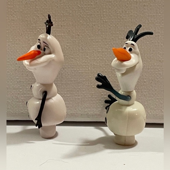 2 Olaf Disneys Frozen 2 inch figures - Picture 4 of 5